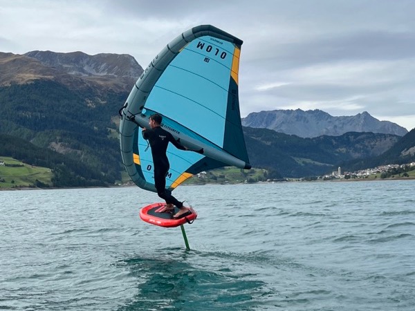 Bild: Wingfoilkurse am Reschensee