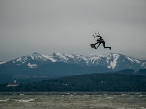 Bild: Kitesurfen Stegen