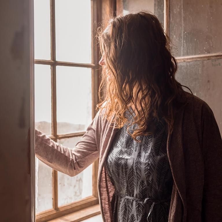 Leicht und unbeschwert durchs Leben, die Frau von heute